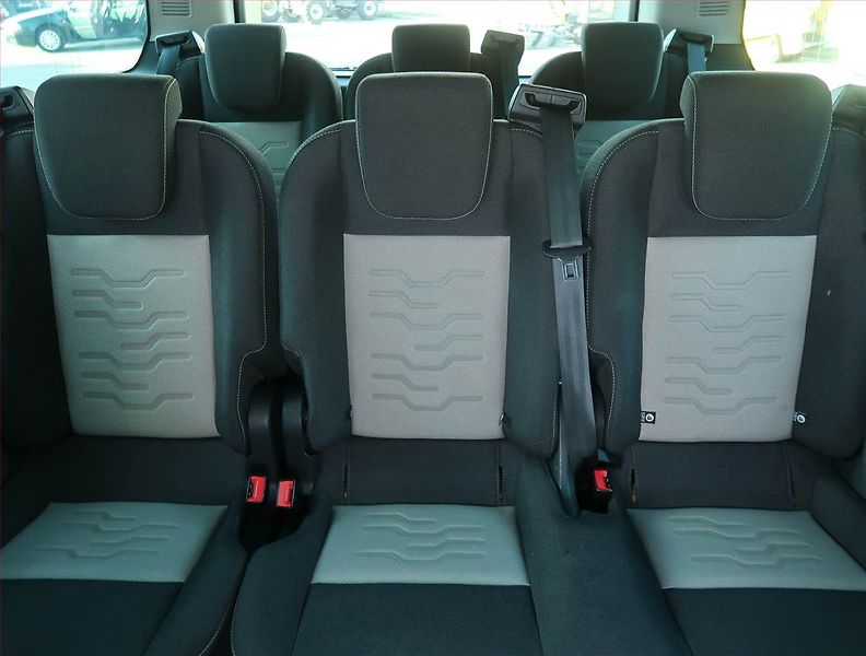Ford Tourneo Custom (2015) Titanium 2.2 TDCi, ČR - fotka 10 z 25