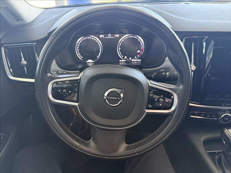 Volvo S90 2,0   173 kW,D5,4x4 - fotka 30 z 33