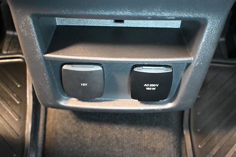 Ford S-MAX (2022) 2.0 TITANIUM Kamera Tažné 8 Ko - fotka 23 z 32
