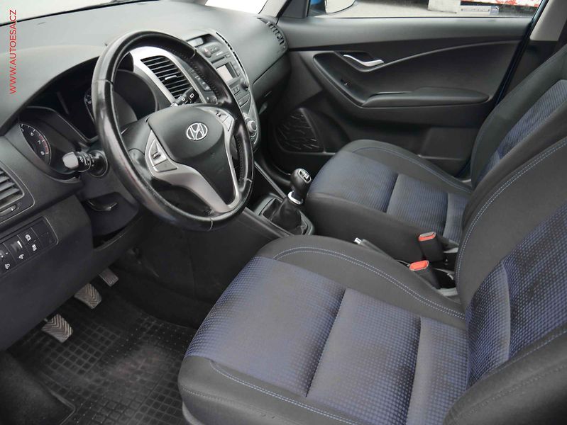 Hyundai ix20 (2017) 1.6 CVVT, ČR, servis.kniha - fotka 9 z 15