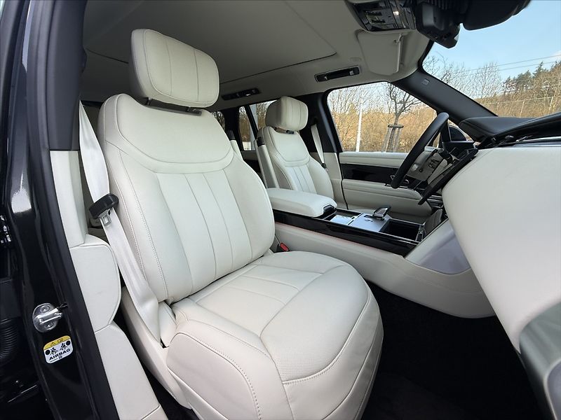 Land Rover Range Rover (2026) 4,4 AUTOBIOGRAPHY P530 - fotka 29 z 38