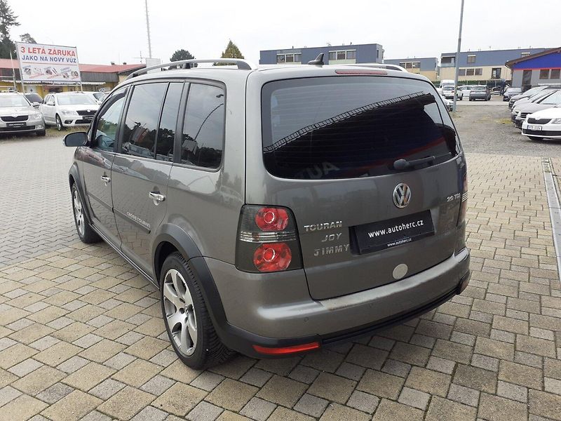 Volkswagen Touran (2007) Cross 2.0 TDi - fotka 5 z 32
