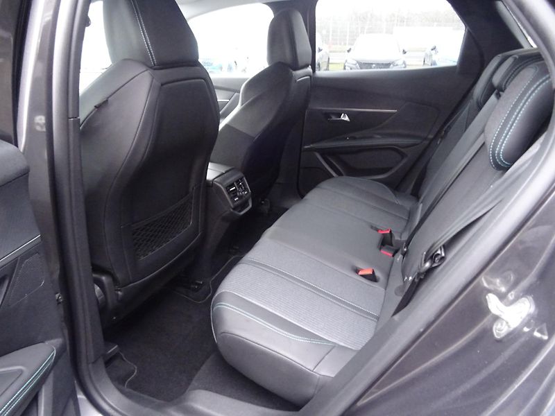 Peugeot 3008 (2022) ALLURE 1.5 BHDi S&S 130k EAT8 - fotka 26 z 73