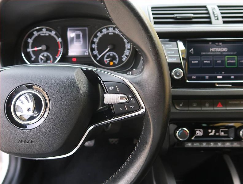 Škoda Fabia (2022) 1.0 TSI, Serv.kniha, Tempomat - fotka 18 z 23