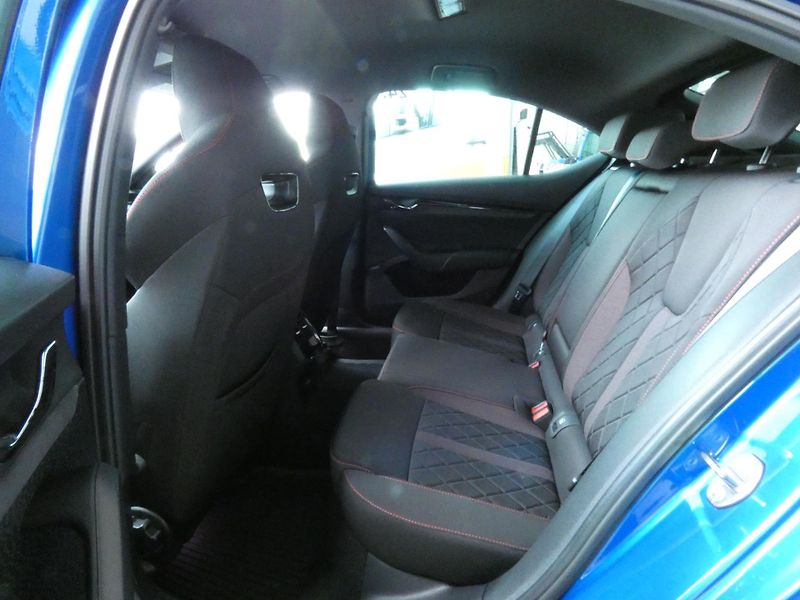 Škoda Octavia (2023) RS 2.0 TDI 147KW DSG - fotka 23 z 29