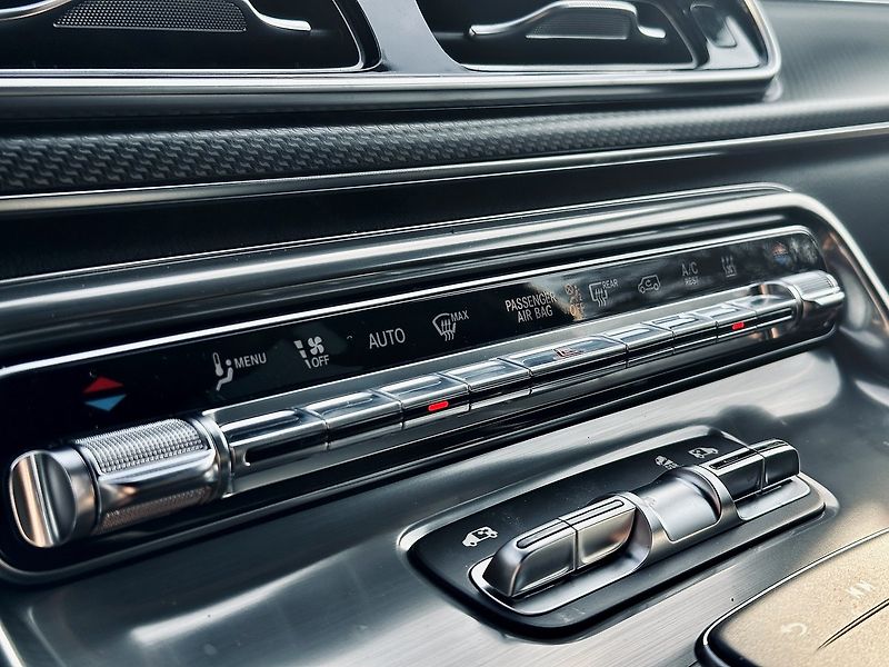 Mercedes-Benz Třídy V (2025) 300d EXCLUSIVE 4M XL AIRMATIC - fotka 27 z 34