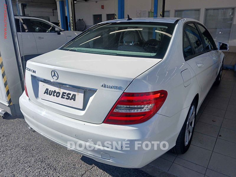 Mercedes-Benz Třídy C (2012) C 250 CDi, 1.maj,ČR - fotka 2 z 3