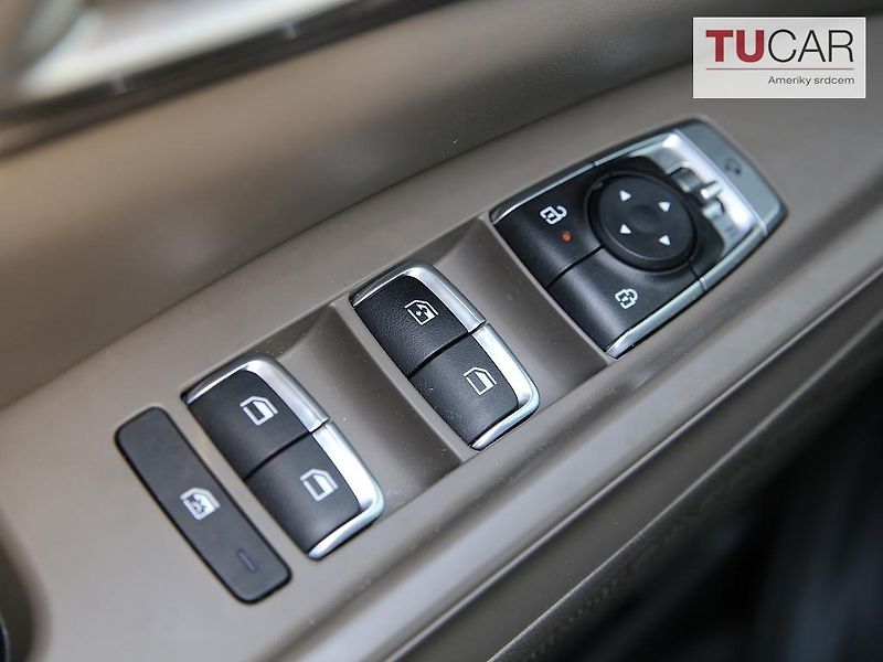 Kia Carnival (2024) 2.2 Diesel Automat 6+3 místa - fotka 31 z 33