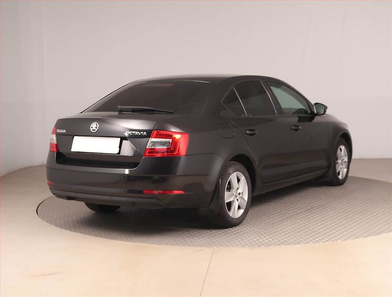 Škoda Octavia (2017) 1.6 TDI, Automat, Serv.kniha - fotka 5 z 18