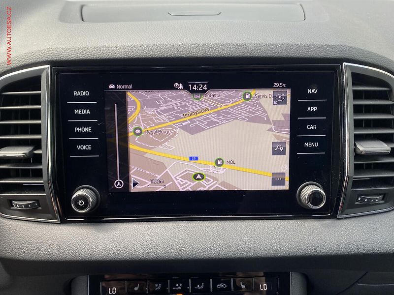 Škoda Karoq (2021) 2.0 TDi, 1.maj,ČR, Style, LED - fotka 16 z 19