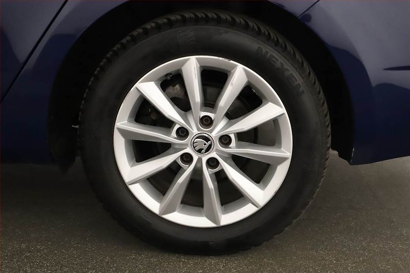 Škoda Octavia (2014) 1.2 TSI, Tempomat - fotka 11 z 12