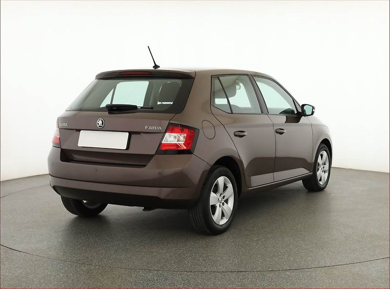 Škoda Fabia (2015) Ambition 1.2 TSI - fotka 5 z 19