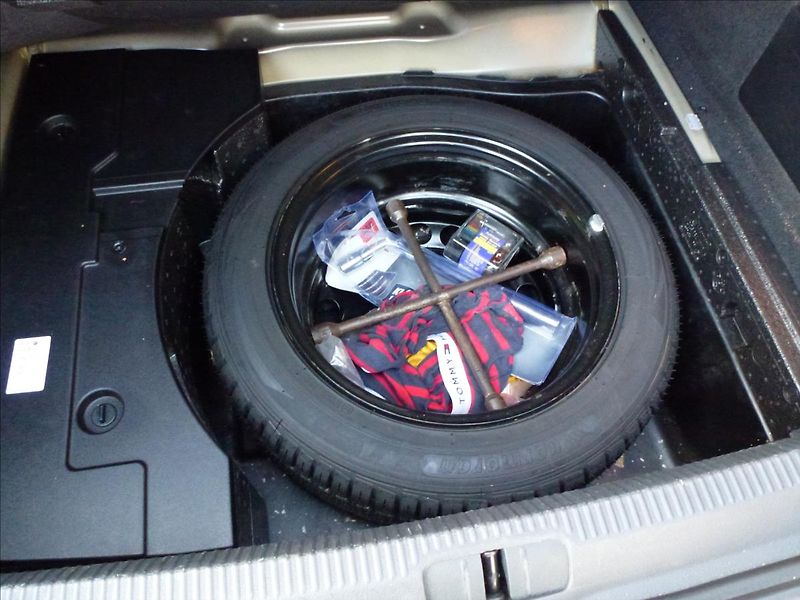 Volkswagen Passat 1,6 TDI Serviska, TOP STAV !!! - fotka 21 z 60