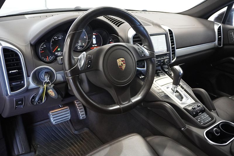 Porsche Cayenne 4,2 TDI V8 4WD AUT. - fotka 15 z 31