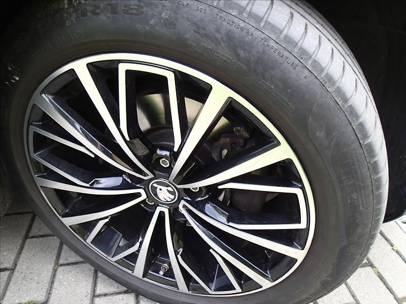 Škoda Superb 2,0 TDi, DSG, 4x4 , Tažné - fotka 48 z 48