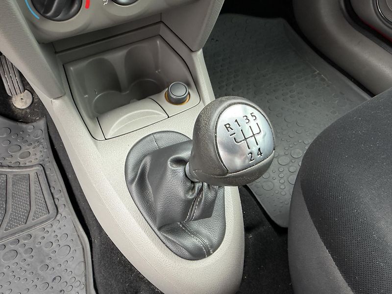Renault Thalia 1,2i/55kW - KLIMA,ABS,... - fotka 22 z 57