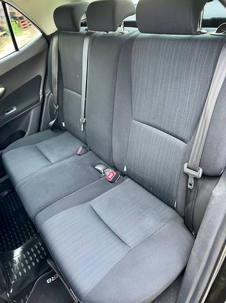Toyota Auris (2008) 1.4 VVT-i 71 KW –  NÍZKÝ NÁJEZ - fotka 15 z 25