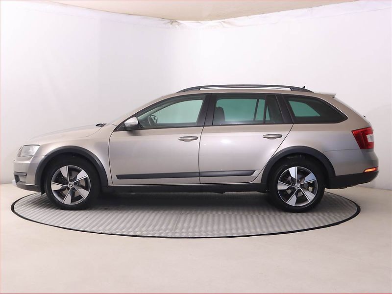 Škoda Octavia (2015) Scout 2.0 TDI, 4X4, Automat - fotka 3 z 20