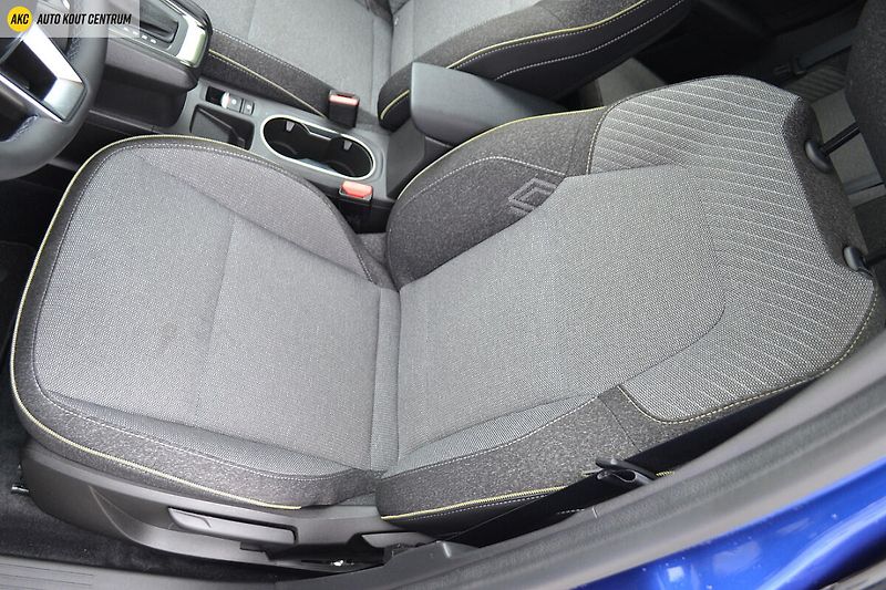 Renault Captur techno mild hybrid 160 EDC - fotka 19 z 51