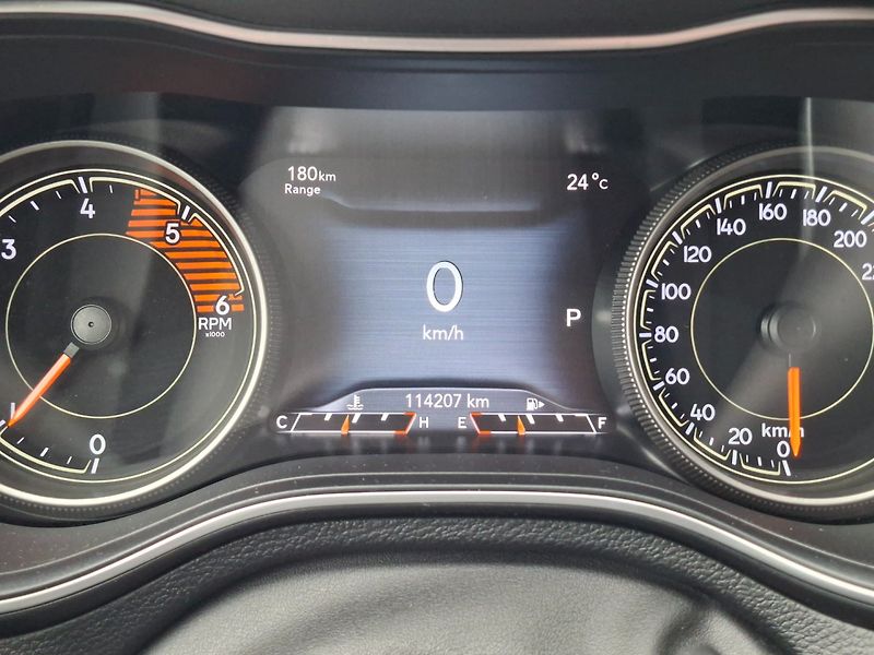 Jeep Cherokee (2019) 2.2M-JET 143kW 4X4 LIMITED - fotka 21 z 46