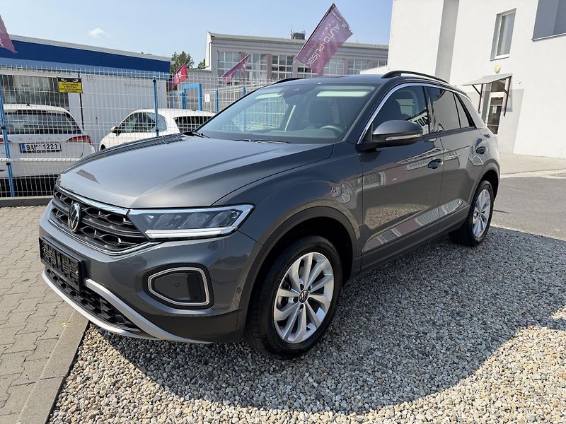 Volkswagen T-Roc 1,5 TSi/110kW LIFE - DSG,TZ,.. - fotka 3 z 64