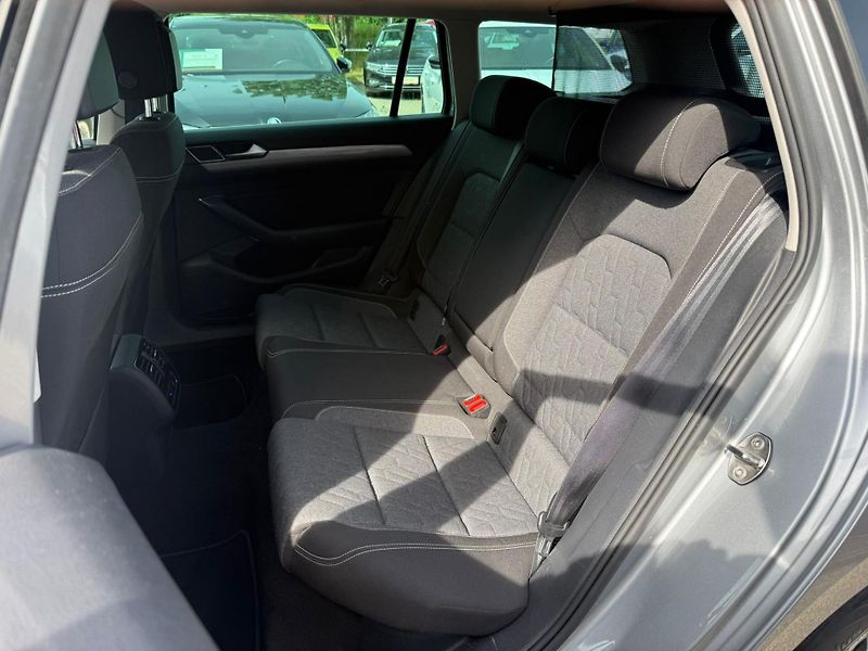 Volkswagen Passat 2.0 TDI 110 kW DSG Variant - fotka 21 z 25