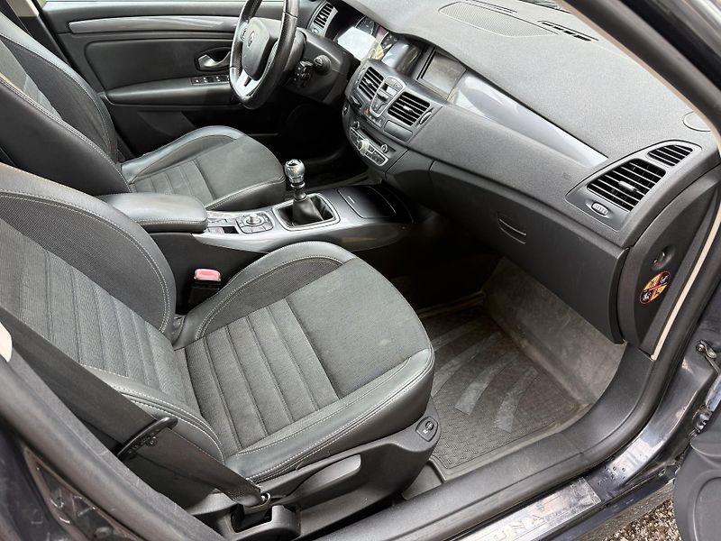 Renault Laguna 2,0dCi TAŽNÉ - fotka 11 z 24