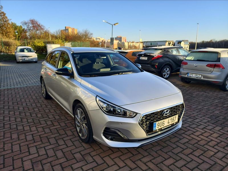 Hyundai i30 1,4 T-GDi DCT,Automat Style Go - fotka 5 z 16