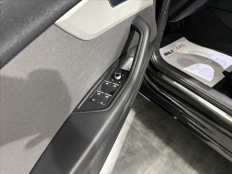 Audi A4 2,0   TDI QUATTRO MATRIX TZ - fotka 7 z 42