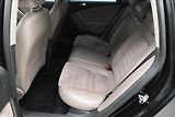 Volkswagen Passat 2,0 103kW NOVÁ STK 4/28 - náhled 14