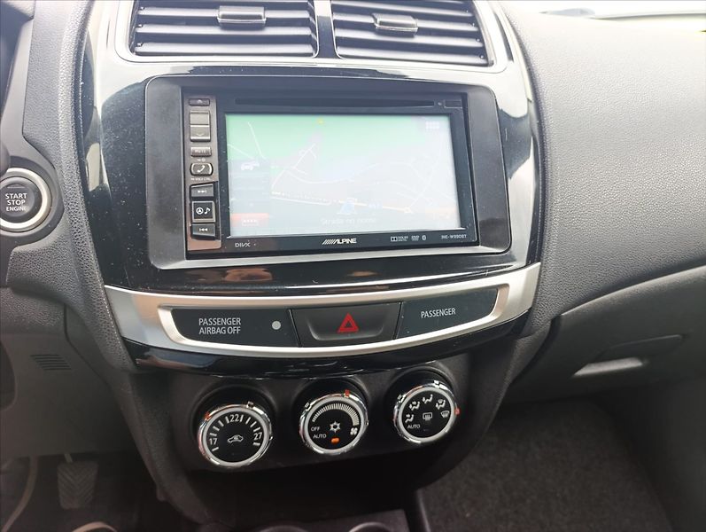 Mitsubishi ASX 1,6 DI-D 4x4 Kamera Navigace - fotka 17 z 37