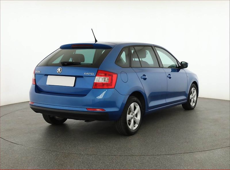 Škoda Rapid (2014) Ambition Plus 1.2 TSI - fotka 5 z 13