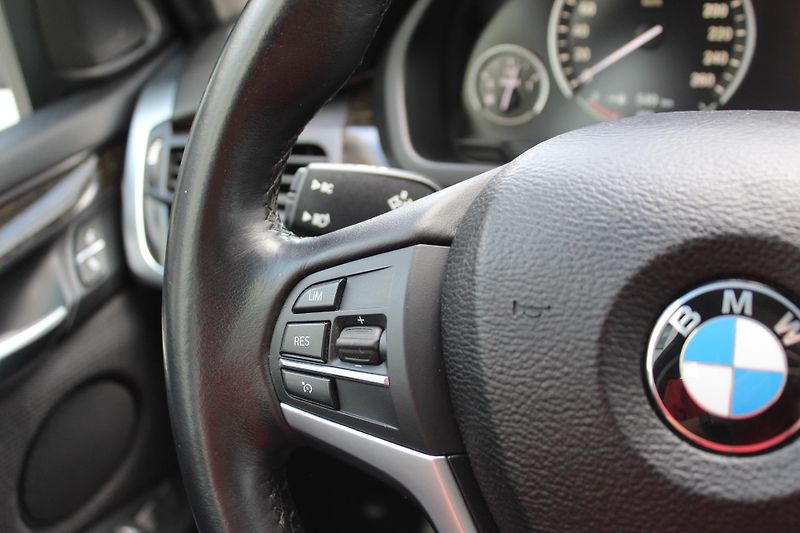 BMW X5 xDrive30d - fotka 15 z 30