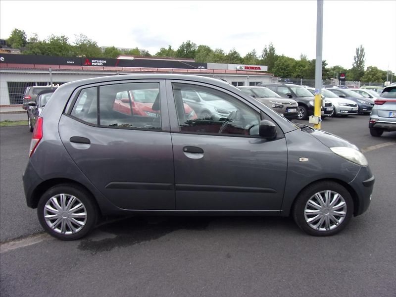 Hyundai i10 1,1 i  klima - fotka 2 z 22