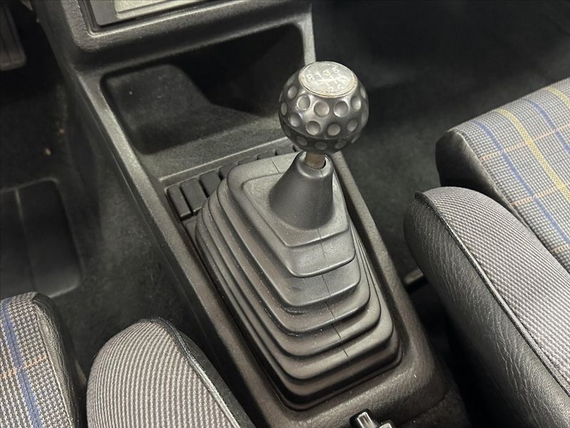 Volkswagen Golf GTi 1.8 G60 KLIMA SERVO - fotka 9 z 19