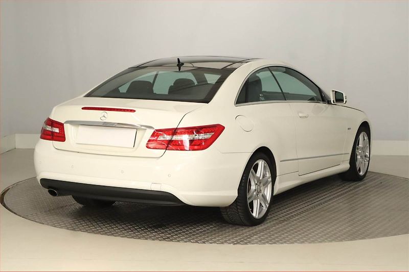 Mercedes-Benz Třídy E (2013) Avantgarde E 250, Automat - fotka 5 z 18