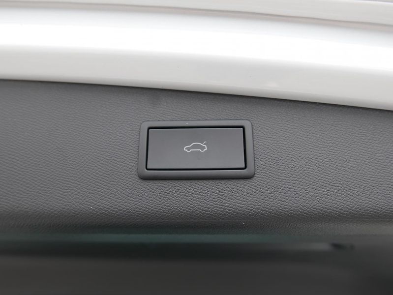 Seat Leon 2,0TDI 110kW Style DSG Automat - fotka 11 z 36