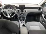 Mercedes-Benz Třídy A (2016) 1.6i A180, Navi, AC, tažné - náhled 8