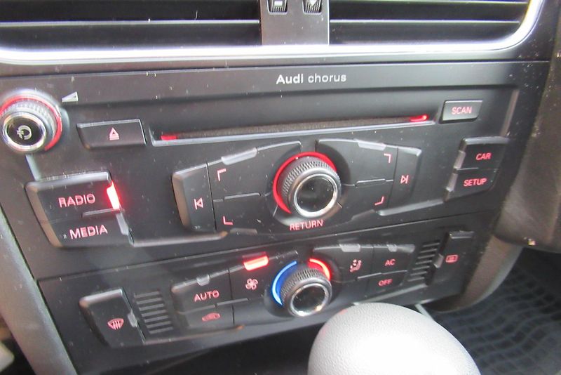 Audi A4 2.0 TDi AUT. KLIMA *AUTOMAT* - fotka 11 z 18