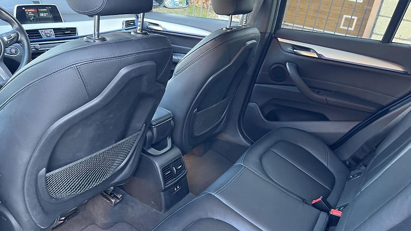 BMW X1 (2018) 2.0 Tdi 140 kW M-SportPaket - fotka 4 z 17