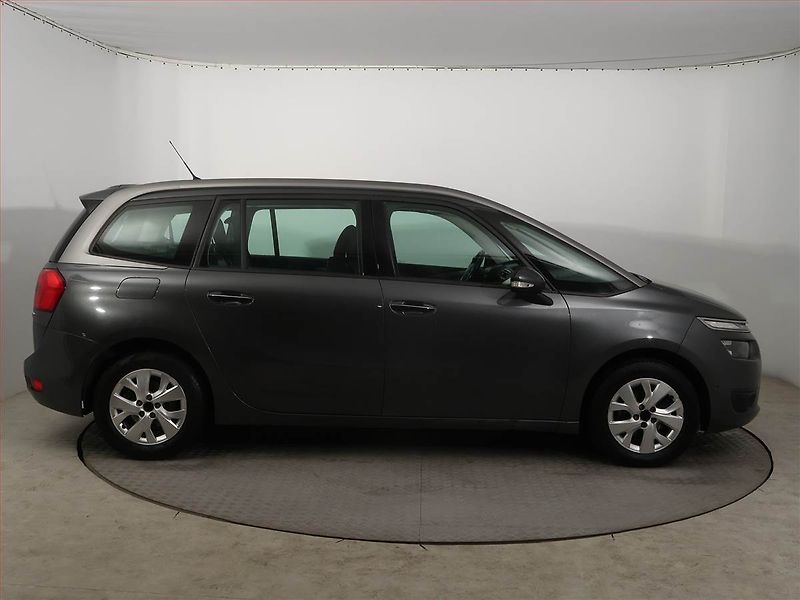 Citroën C4 Picasso (2016) 1.6 BlueHDi, 7 míst - fotka 6 z 15