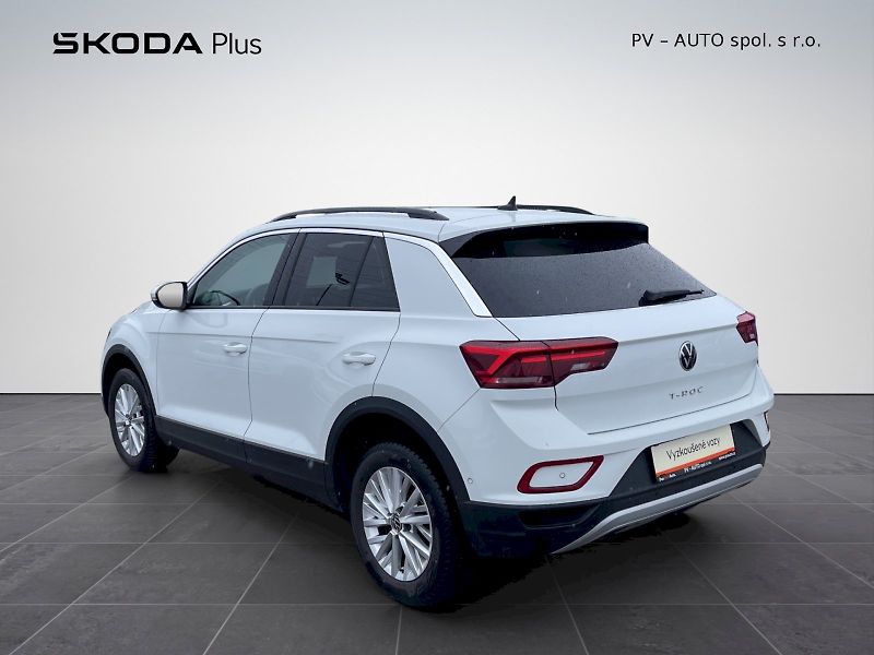 Volkswagen T-Roc (2023) 1.0 TSI 81 kW Life - fotka 28 z 31