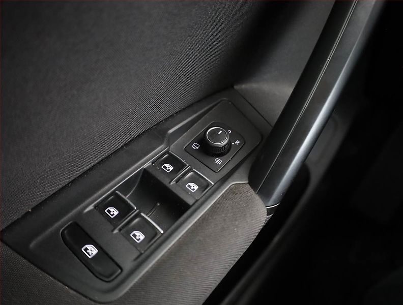 Volkswagen Tiguan (2018) Comfortline 2.0 TDI, 4X4 - fotka 17 z 19