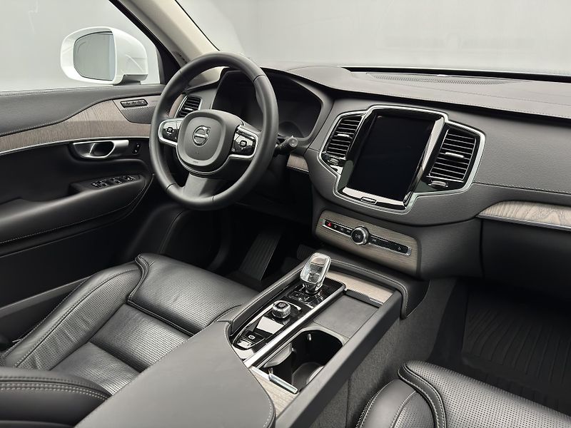 Volvo XC90 T8 AWD RECHARGE BRIGHT PLUS CZ - fotka 29 z 55