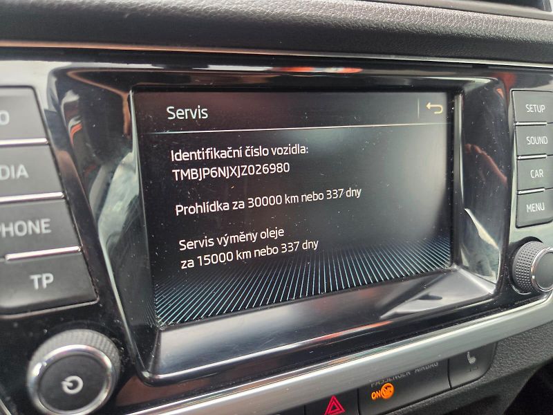 Škoda Fabia (2017) 1.0 TSI SERVISI KNÍŽKA - fotka 9 z 10