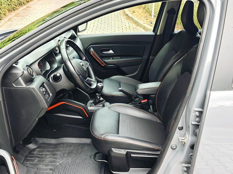 Dacia Duster (2022) 1,0 TCe 74 kW Extreme LPG - fotka 10 z 41