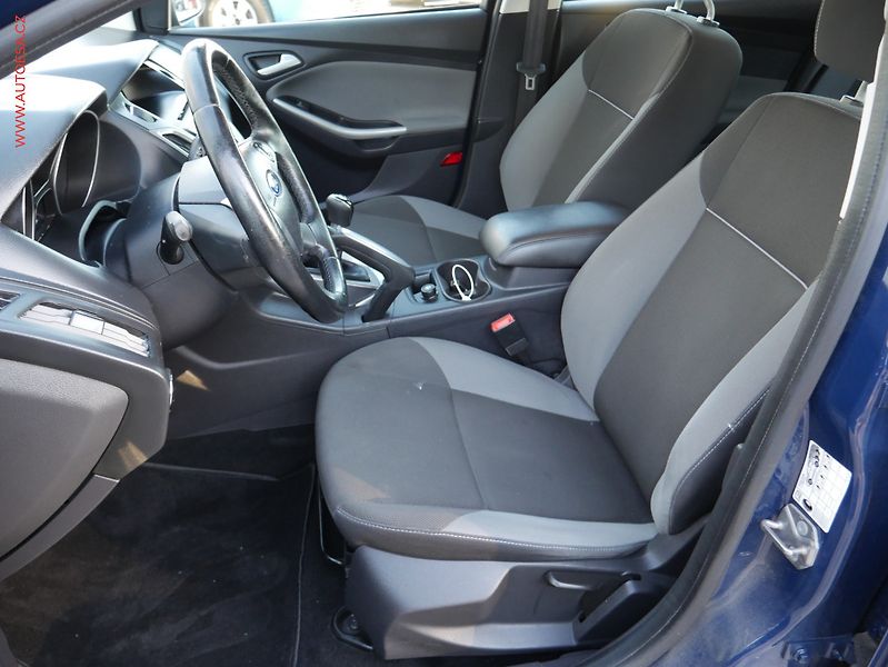 Ford Focus (2013) 1.6 TDCi, Klima - fotka 9 z 15