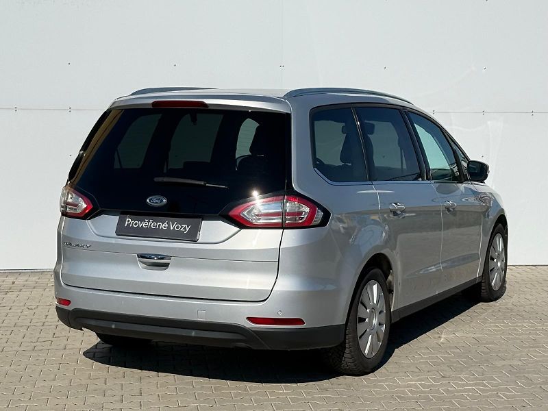 Ford Galaxy 2,0 TDCi 110kW Titanium AT - fotka 2 z 29