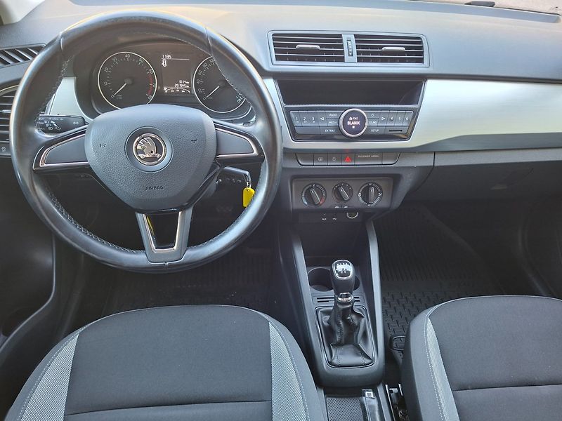 Škoda Fabia (2015) 1.2TSI 66kW -1.MAJITEL - fotka 13 z 42