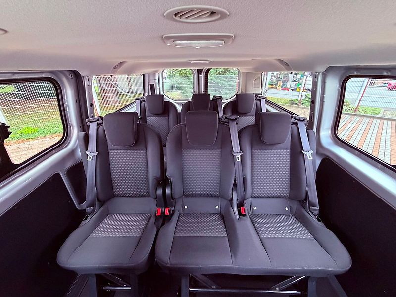 Ford Tourneo Custom 2.0 TDCi Trend, ČR, 1.Maj - fotka 16 z 29